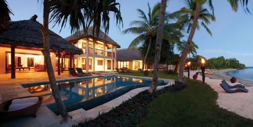 Hotel Nanuku Resort & Spa
