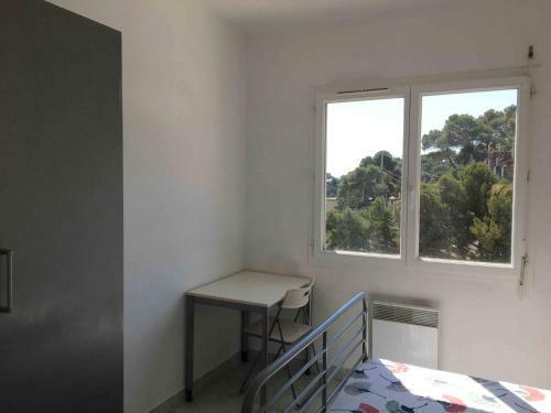 Cabanon Sur L Eau