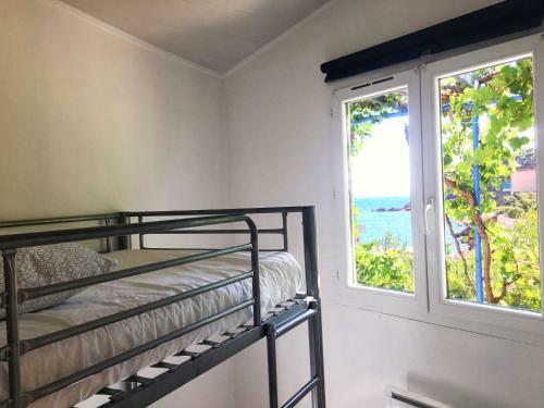 Cabanon Sur L Eau