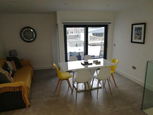 Portrush Luxury Apartment, Currangate
