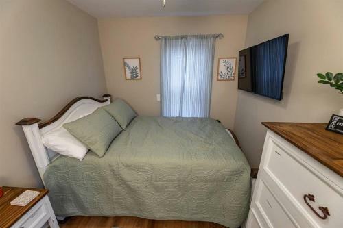 Hostal The Cardinal Nest A Cozy Cottage On Main St