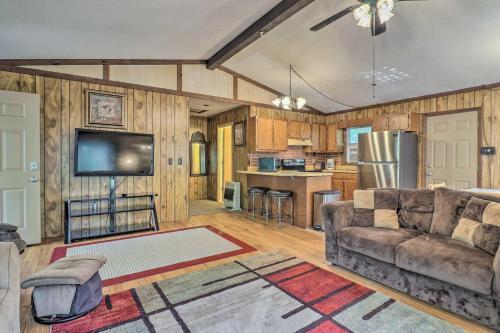Rural Franklin House With Deck And Forest Views!