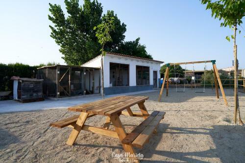 La Casa De Marieta "b"
