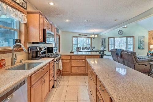 Family-friendly Poconos Chalet With Fireplace