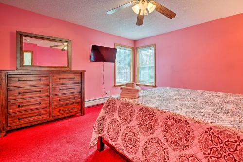 Family-friendly Poconos Chalet With Fireplace