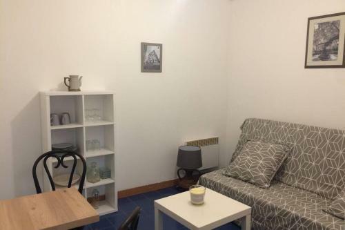 Apartamento Studio . T1 Cv - Calme Avec Cour