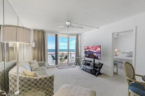 Tradewinds 817