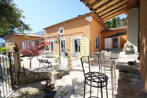 Hostal Maison D'h�tes La Garenne