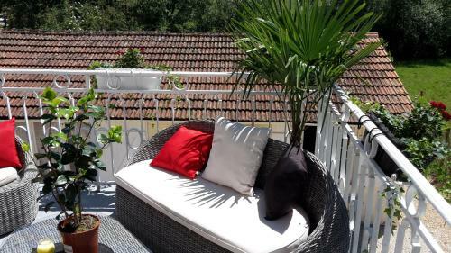 Hostal Demeure De L'�le Rollet