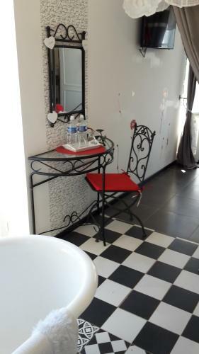 Hostal Demeure De L'�le Rollet
