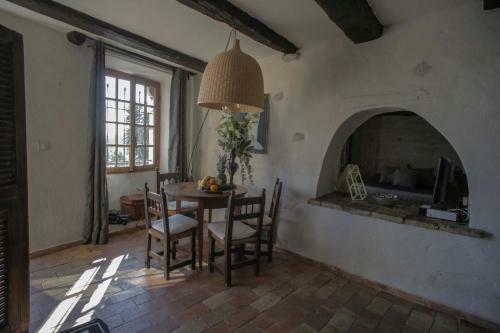 Hostal La Maison Aux Bonsais