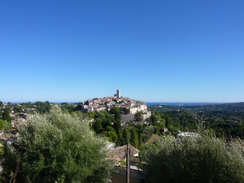 Hostal La Maison Aux Bonsais