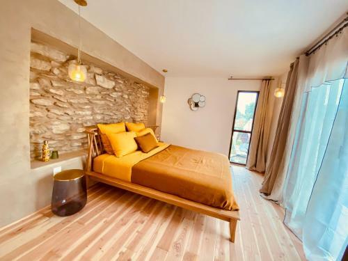 Hostal M&s - Bed And Breakfast