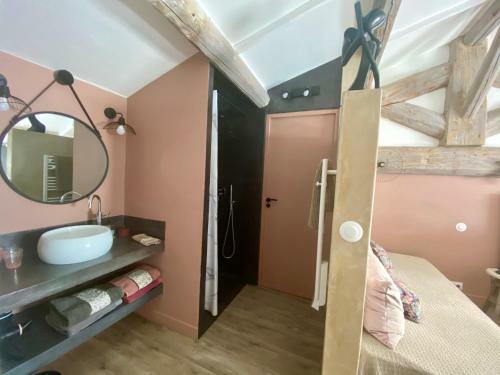 Hostal M&s - Bed And Breakfast