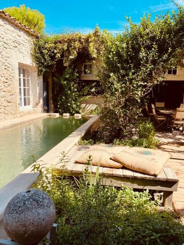 Hostal M&s - Bed And Breakfast