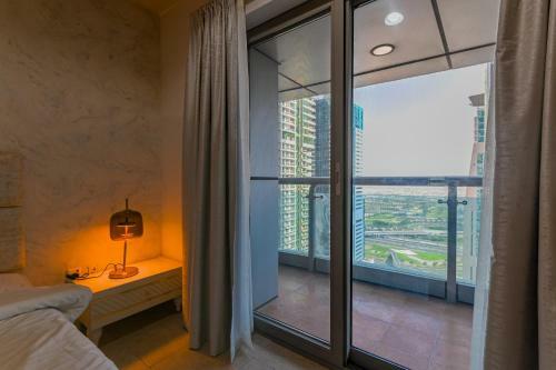 Apartamento Ahlan Holiday Homes - Princess Tower,marina