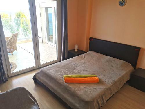 Lovely Seafront Suites On 1st Line With Sea&mountain View In Green Peaceful Galatexcomplex