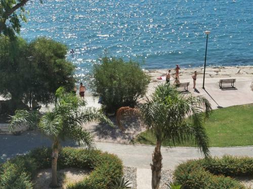 Lovely Seafront Suites On 1st Line With Sea&mountain View In Green Peaceful Galatexcomplex