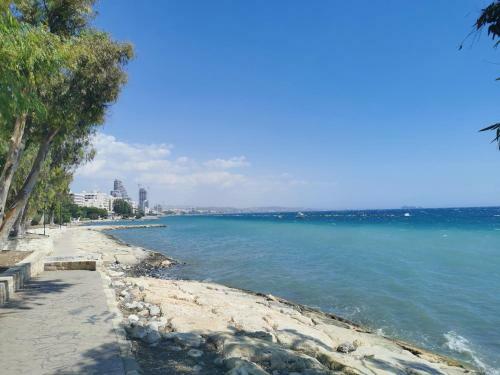 Lovely Seafront Suites On 1st Line With Sea&mountain View In Green Peaceful Galatexcomplex
