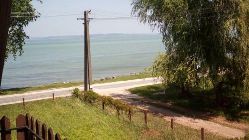 T�parti H�z Balatonszemes