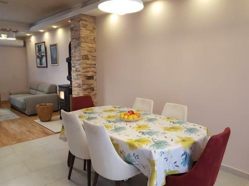 Modern Apartment Doris