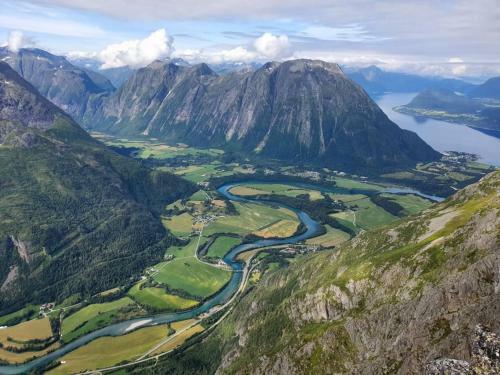 Apartamento I Hjerte Av �ndalsnes Sentrum