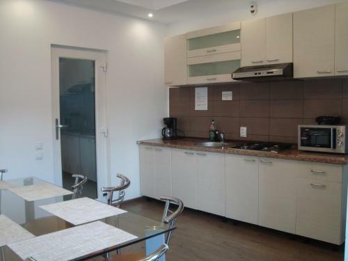 Hostal Casa Cu Flori