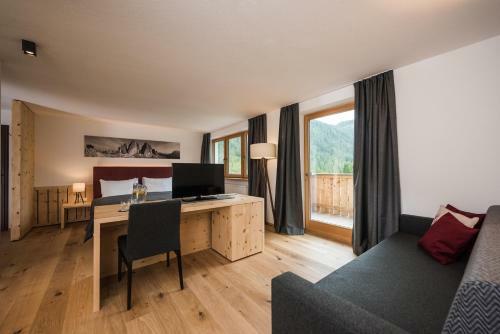 Hotel Dolomitenhof & Chalet Alte Post