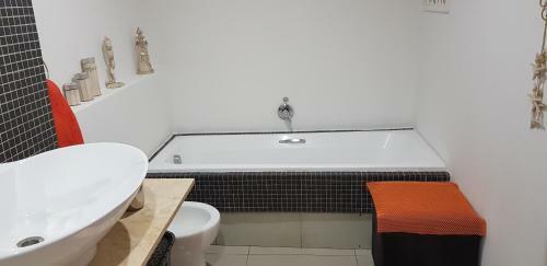 71 The Spinnaker 3 Bed Waterfront Apartment