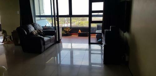 71 The Spinnaker 3 Bed Waterfront Apartment
