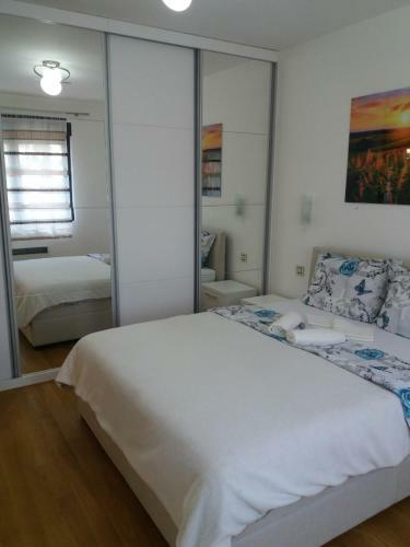 Apartman Sanja - Vila Pekovi?