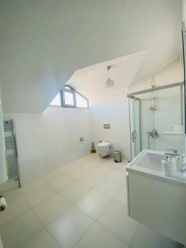 Luxurious Villa With Private Pool And Central Location In Fethiye