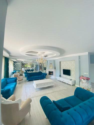 Luxurious Villa With Private Pool And Central Location In Fethiye