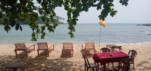 Bed & Breakfast Moon River Surf Beach Cabana
