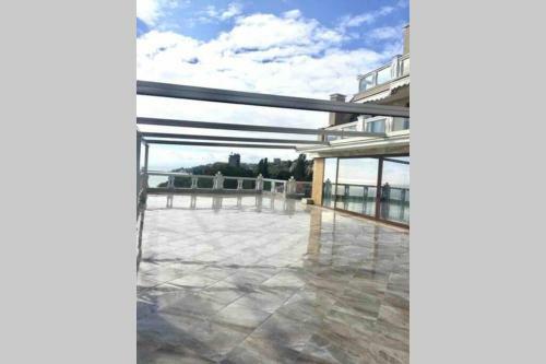 La Mer Luxury Penthouse Apartment