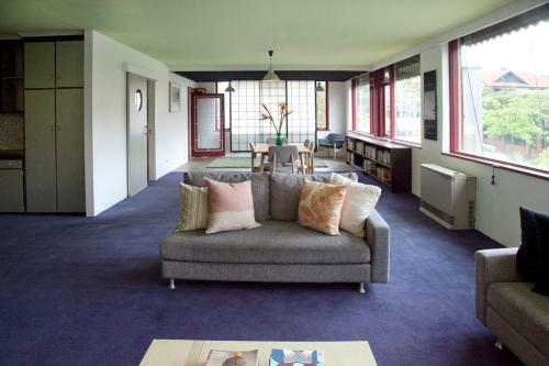 Huge Stylish Three Bedroom Apartment With Pool