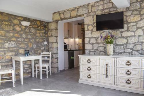 Stone Studio/amazing Seaview/1km To The Beach