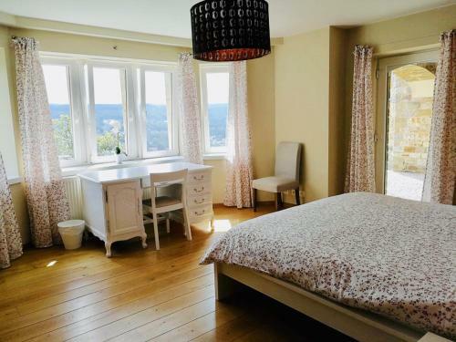 Hostal Le Ch�teau De Balmoral
