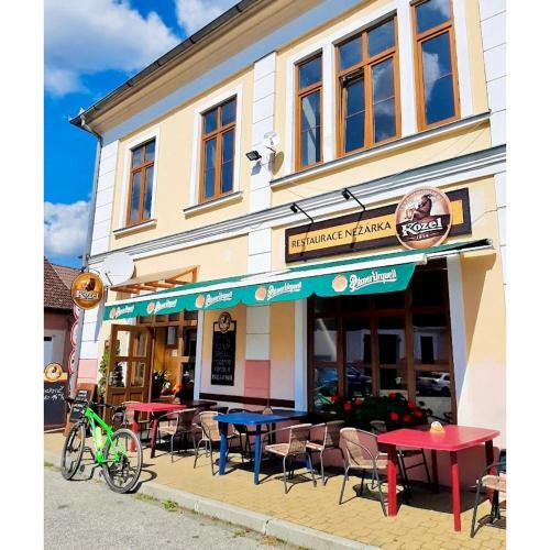 Apartm�ny Restaurace Ne?�rka