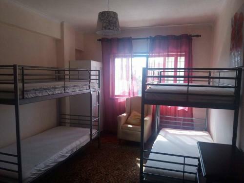 Quarto Com 4 Camas (beliches+ 1 Sof�-cama)