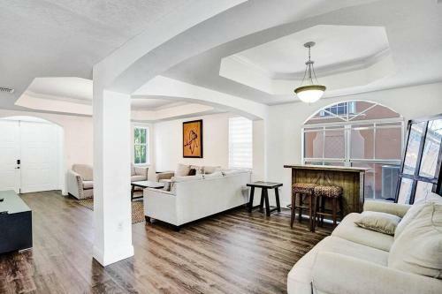 Serene Spacious 5 Bedroom Miami Home