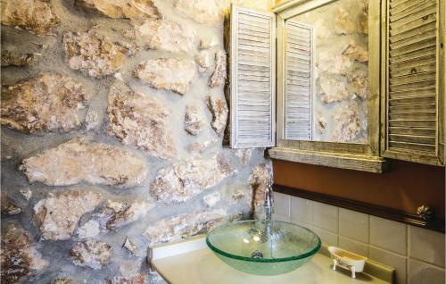 Six-bedroom Holiday Home In Luque