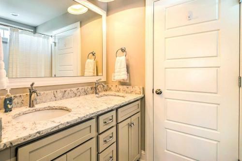 Bright Fargies Cove Home About Walk To Beach!