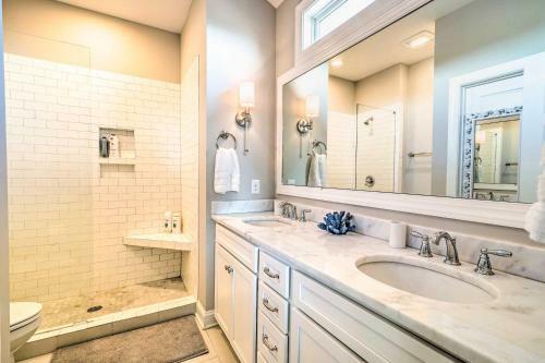 Bright Fargies Cove Home About Walk To Beach!