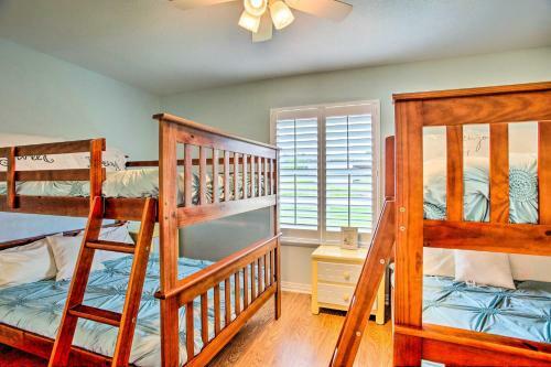 Cedar Creek Lake House With Private Hot Tub!