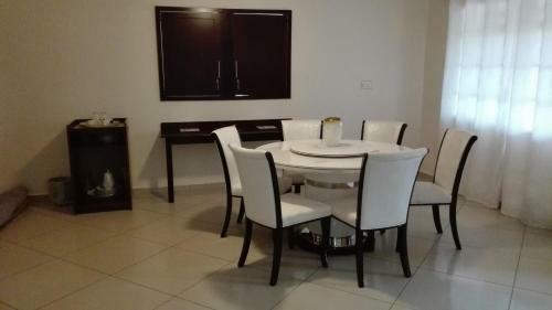 Kandjo's Bed And Breakfast