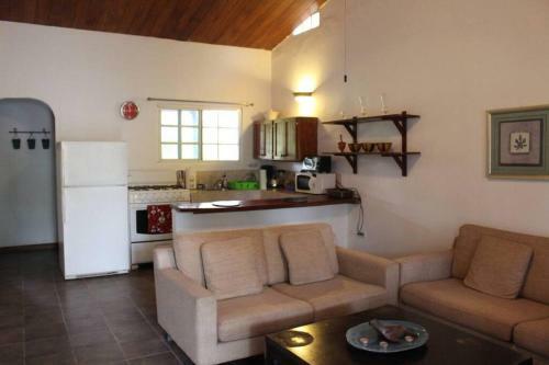 Adorable Pedasi 2 Bdrm Fenced Home; Walk To Square