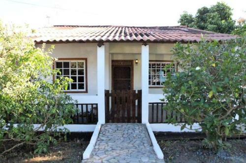 Adorable Pedasi 2 Bdrm Fenced Home; Walk To Square