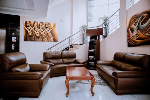 Madras Hotel And Apartments
