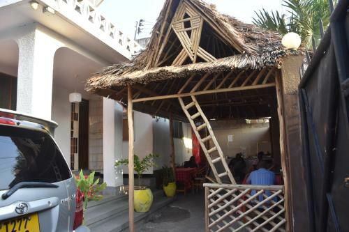 Bed & Breakfast Kituri Royal Annex
